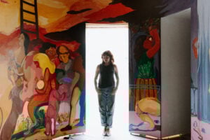 Amber Andrews in de kapel van Z33