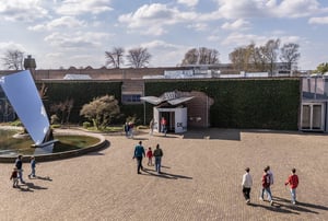 Tino Sehgal - This youiiyou at De Pont museum, Tilburg