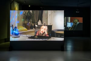 Etwas zwischen uns: Gruppenausstellung und Programm