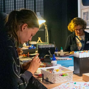 kinderworkshops: maak je eigen atelier of borduurwerk! at Verwey Museum Haarlem, Haarlem