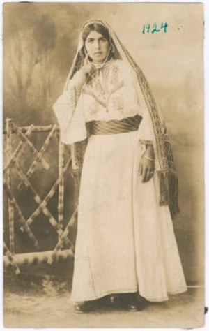 Embroidering Palestine at MoMu – ModeMuseum Antwerpen, Antwerp